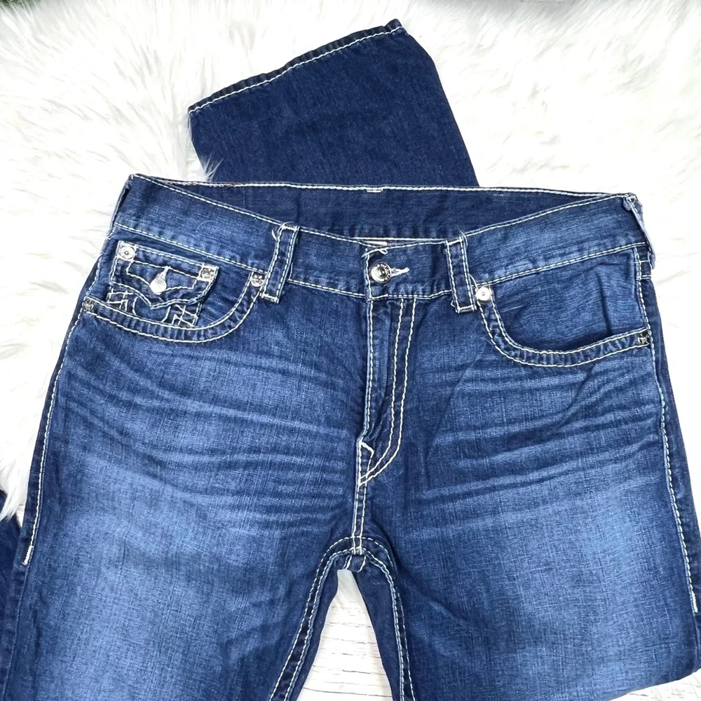 🚫SOLD! 👖|•TRUE RELIGION•| Straight Flap Natural Big T Jeans 38x33👖 - Picture 5 of 14